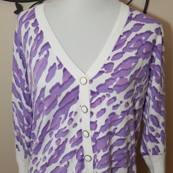⭐ Bob Mackie

Fantasy Leopard Cardigan - Picture 3 of 6